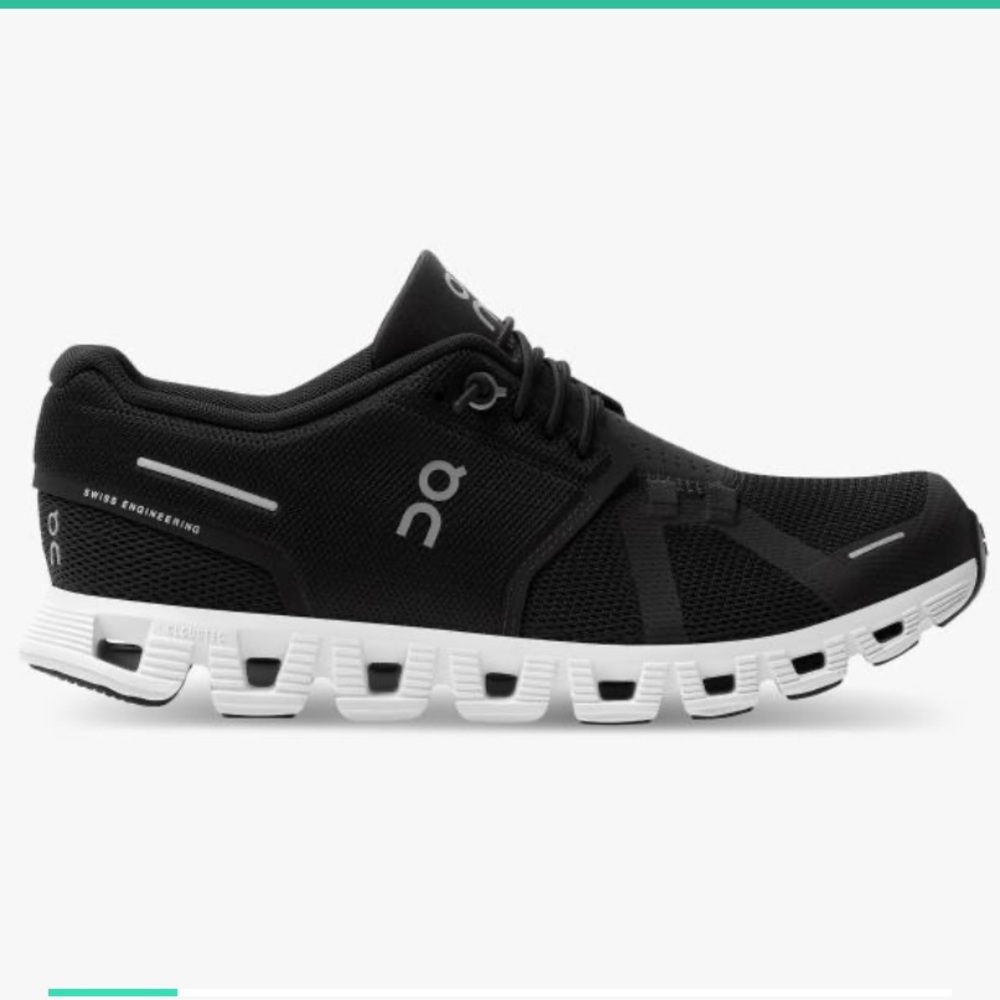 NEW ON RUNNING CLOUD 5 Black/White Size:8 Mens